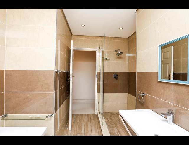 2 BEDROOM SECTIONAL TITLE FOR SALE IN ATHLONE